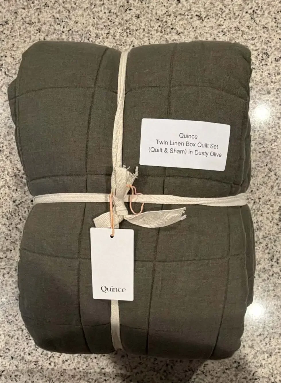 Quince Twin Linen Box Quilt Set (Quilt & Sham) in Dusty Olive